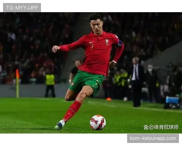 C罗时代形象反差的成因与争议解析